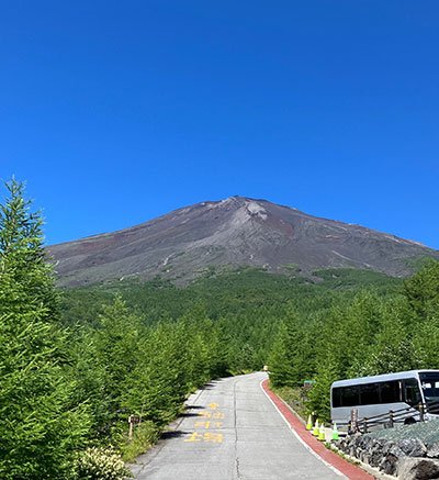 五合目からみた山頂の写真