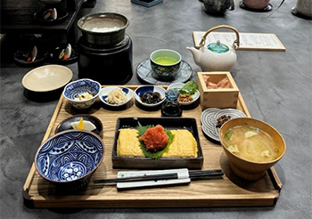 @食堂おわん(早起きをして、炊き立ての土鍋ごはんモーニングをいただきました♪)